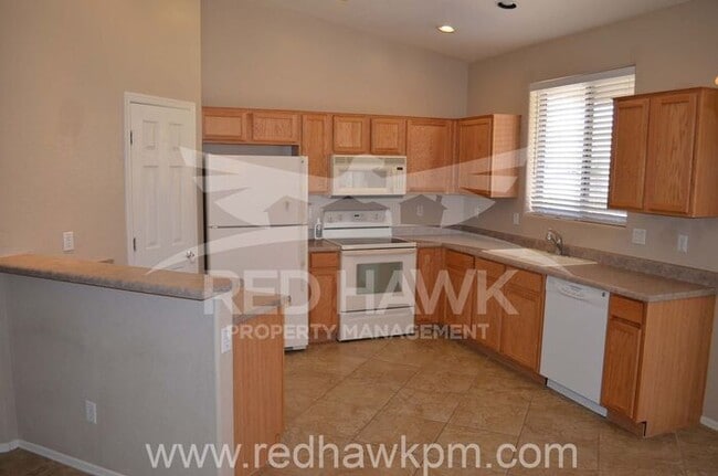 Building Photo - Three Bedroom, Two Bathroom Gated North-Ea...