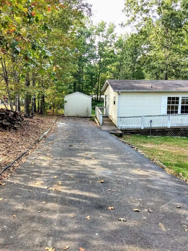 Building Photo - 229 Red Fox Dr