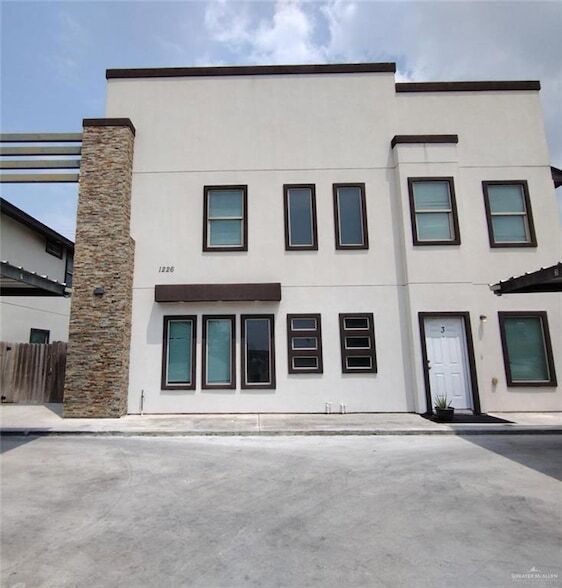 Primary Photo - 1226 Upas Dr