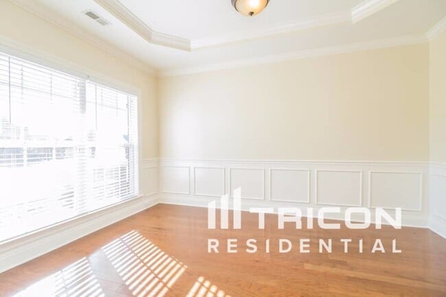 Building Photo - 1513 Barnsley Dr