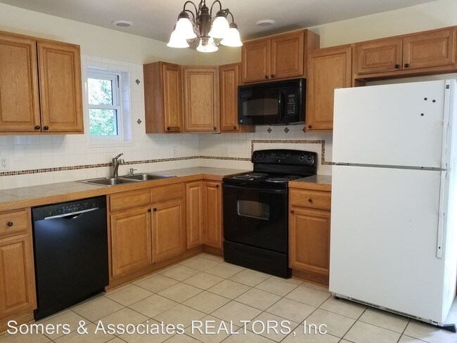 Building Photo - 261 Skyridge Dr