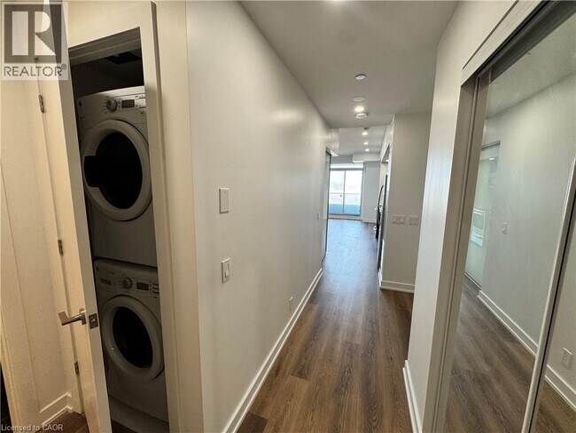 Building Photo - 2220 Lake Shore Blvd W