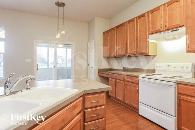 Foto del edificio - 6565 Hunters Ridge S