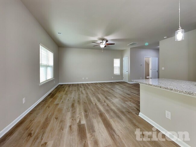 Foto del edificio - 143 Spring Knoll Dr