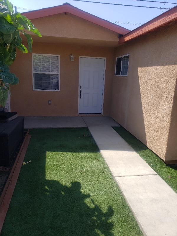 Photo - 1540 W 58th St House