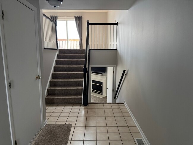 Foto del edificio - 924 Windstone Ct