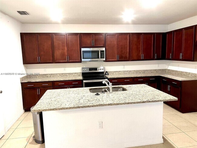 Building Photo - 982 SW Alcantarra Blvd