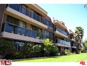 Building Photo - 125 N Gale Dr