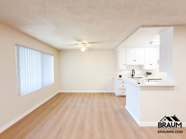 Building Photo - 6041 Whitsett Ave