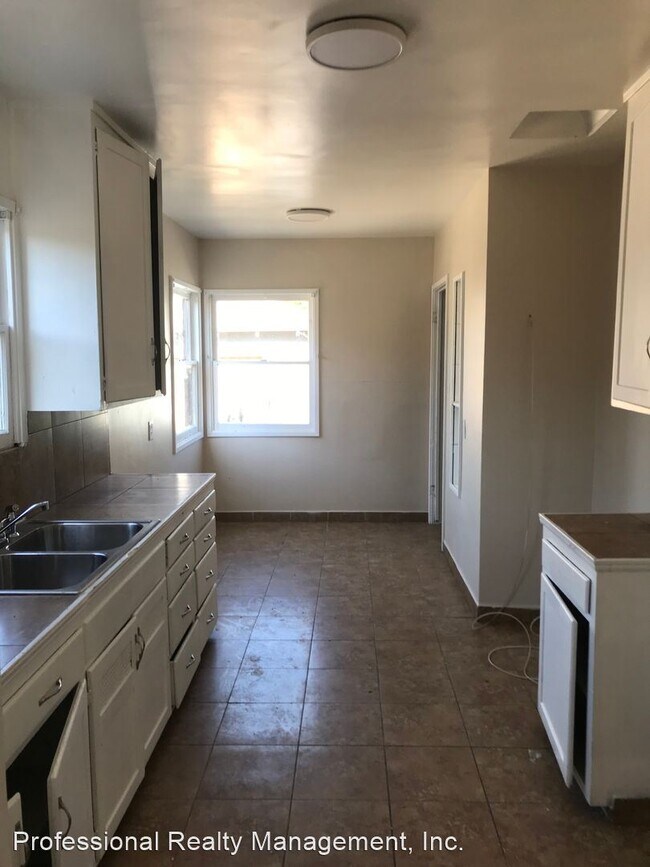 Foto del edificio - 3 br, 1 bath House - 117 MYRTLE ST.