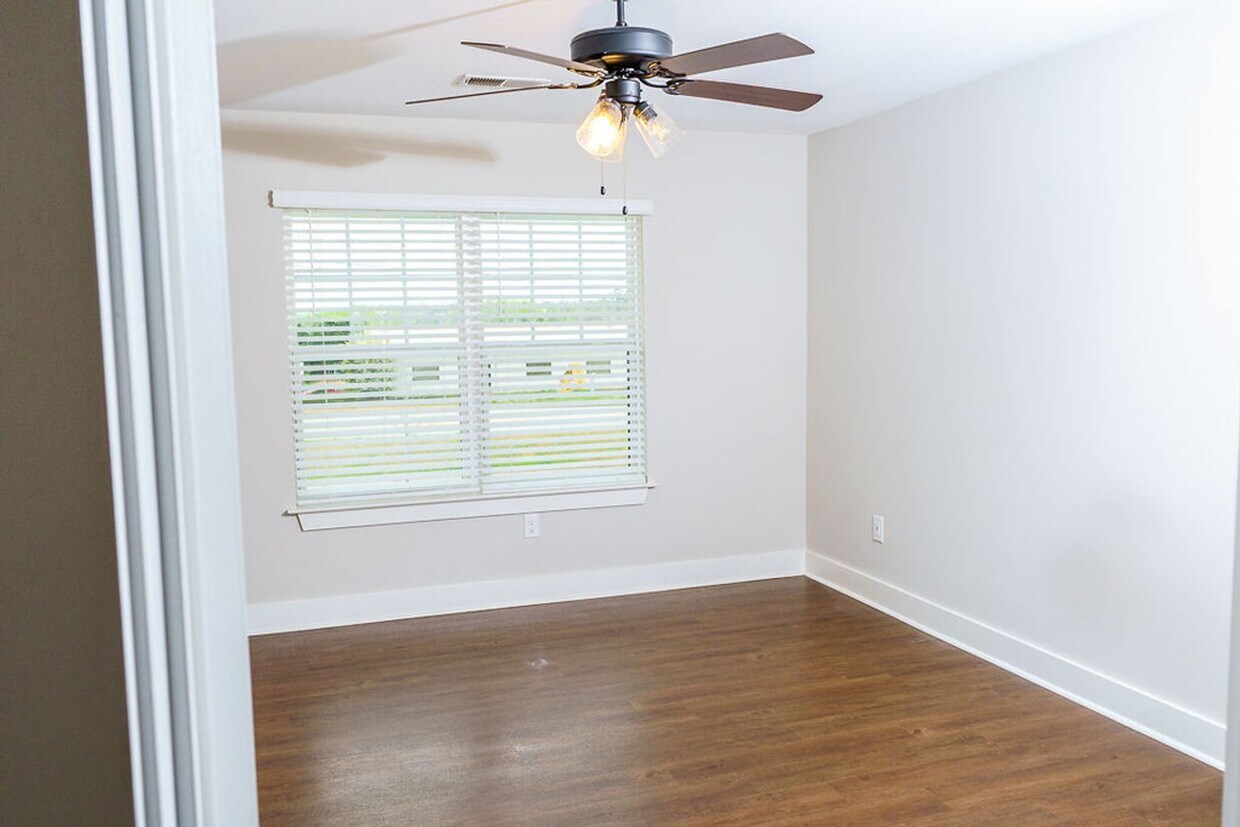 Primary Photo - Townhome in great location in Travelers Rest!