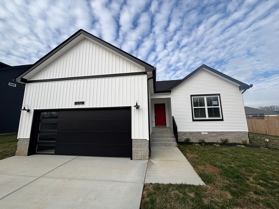 Primary Photo - Open-Concept Gorgeous New Construction Home