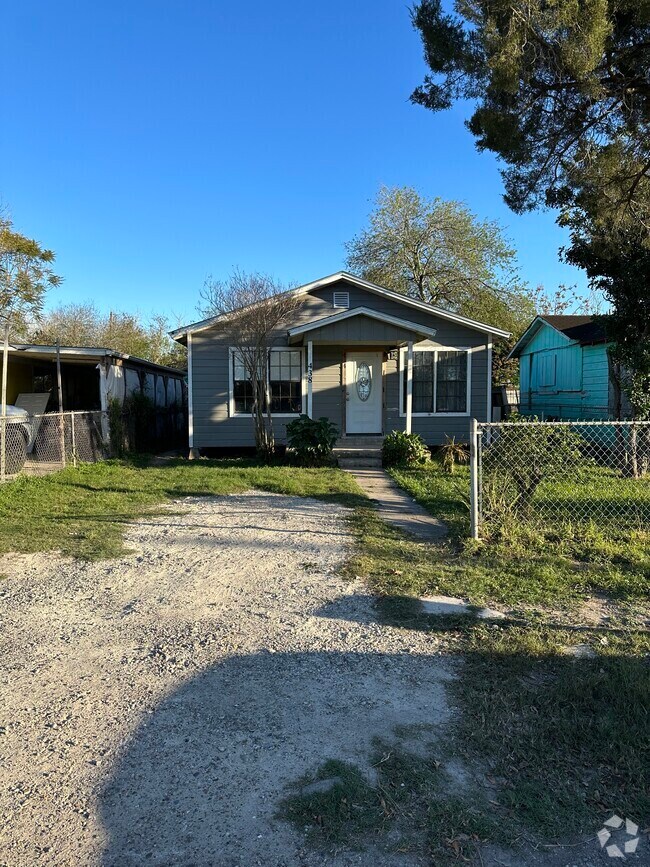 Houses for Rent in La Paloma TX 8 Homes