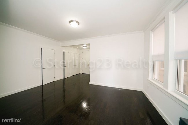 Building Photo - 2 br, 1 bath Apartment - 25-03 24th Ave