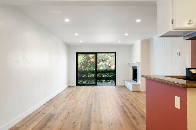 Foto del edificio - 4524 Tujunga Ave