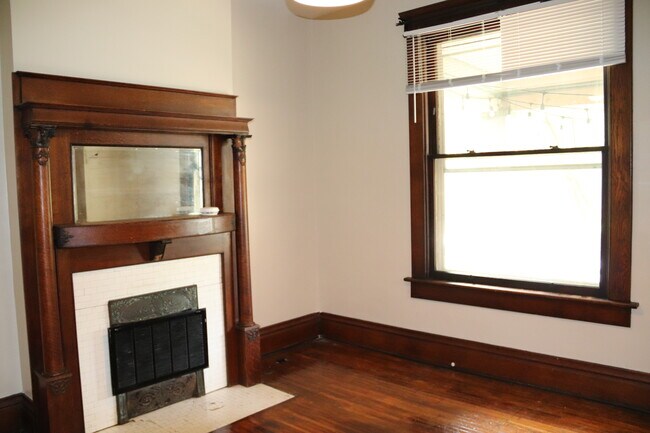 Foto del edificio - 1368 Forsythe Ave
