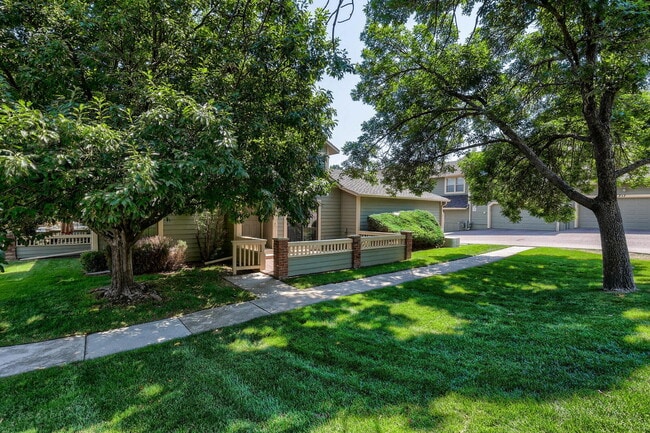 Building Photo - Comfortable 2BR + Loft Home — Close to For...