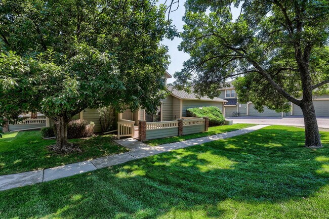 Foto del edificio - Comfortable 2BR + Loft Home — Close to For...
