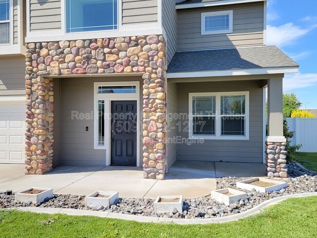 Building Photo - 5017 Laredo Dr