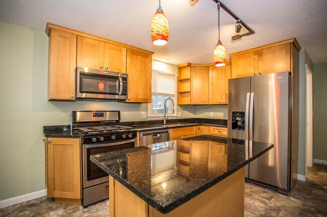 Building Photo - 183 Flagstone Dr