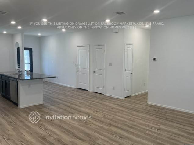 Foto del edificio - 502 Pecan Landing Ln