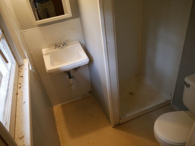 Building Photo - 121 Howell Rd unit B