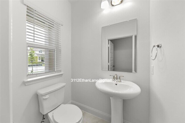 Foto del edificio - 3112 Ethan Ln