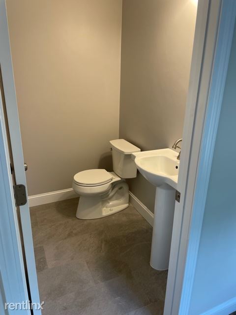 Foto del edificio - 3 br, 2.5 bath Condo - 793 East St. 1 Unit 1