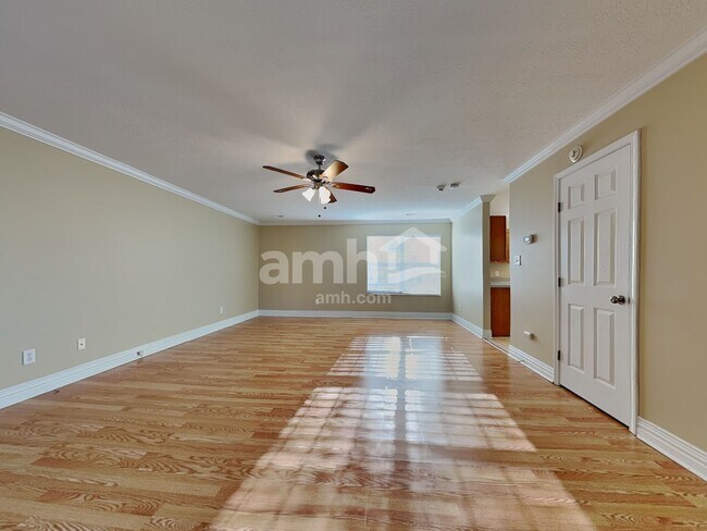 Foto del edificio - 7801 Beechtree Ln