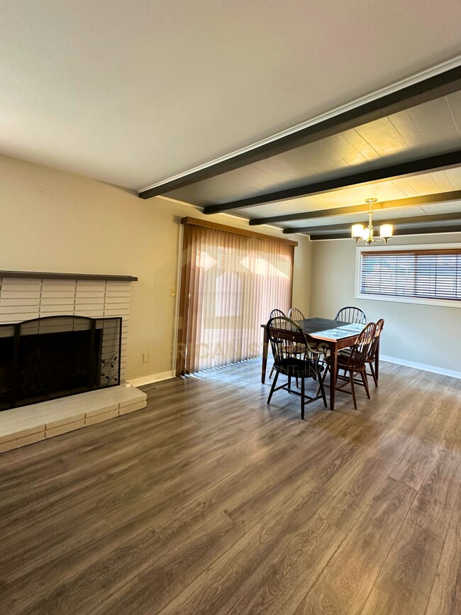 Foto del edificio - 300 S 2nd St