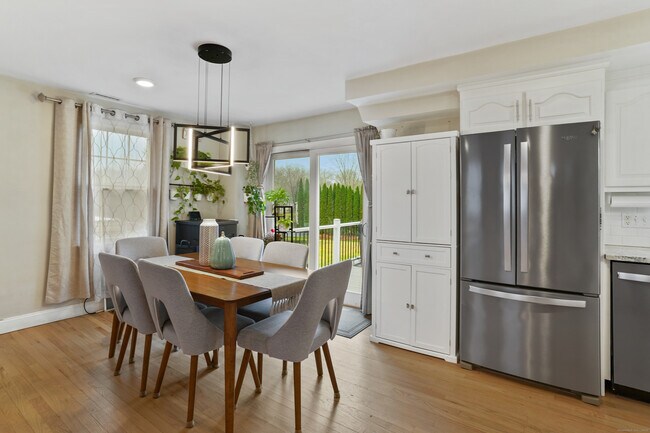 Foto del edificio - 253 Porter Ave