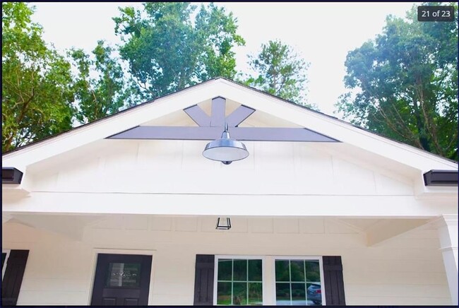 Building Photo - 1696 Daves Creek Dr