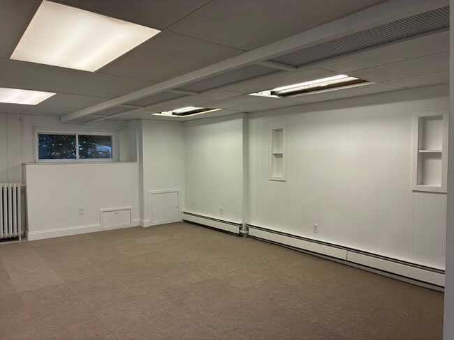 Building Photo - 2433 W Dakin St
