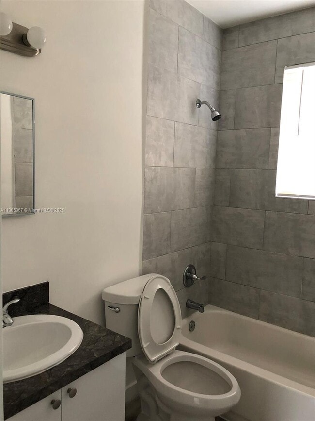 Foto del edificio - 380 SW 4th St