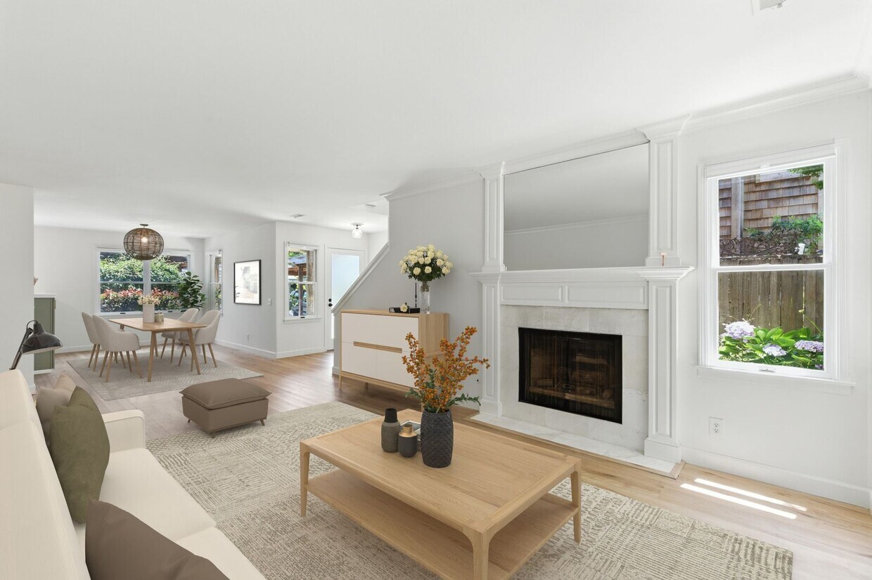 Photo - 560 Centre Ct - 3 bedroom | 2.5 bath | Townhouse