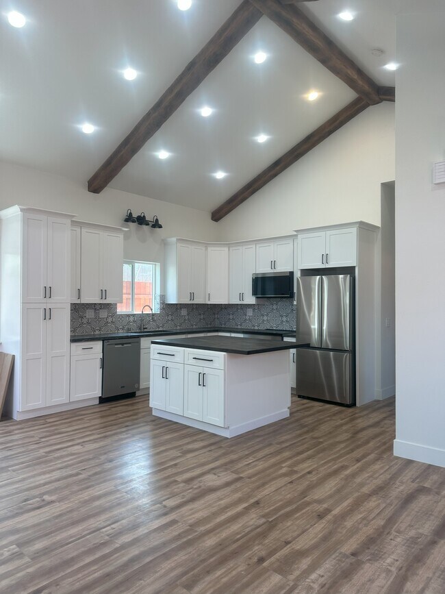 Building Photo - 10630 Campana Way