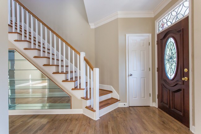 Foto del edificio - 123 Candler Oaks Ln