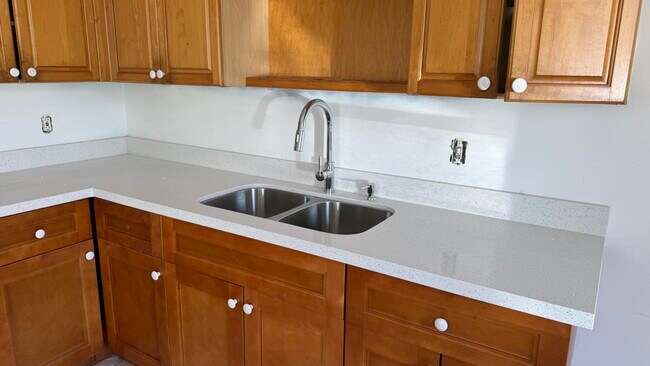 Foto del edificio - 2501 Oceanview Ave