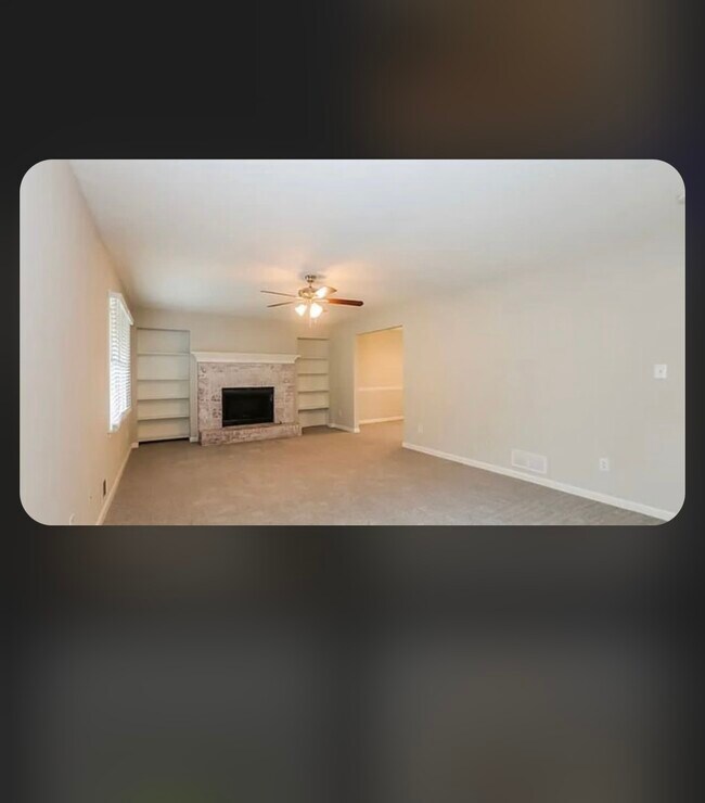 Building Photo - 715 Johns Landing Way