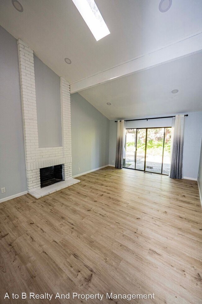 Building Photo - 4 br, 3 bath House - 6862 Villagewood Way