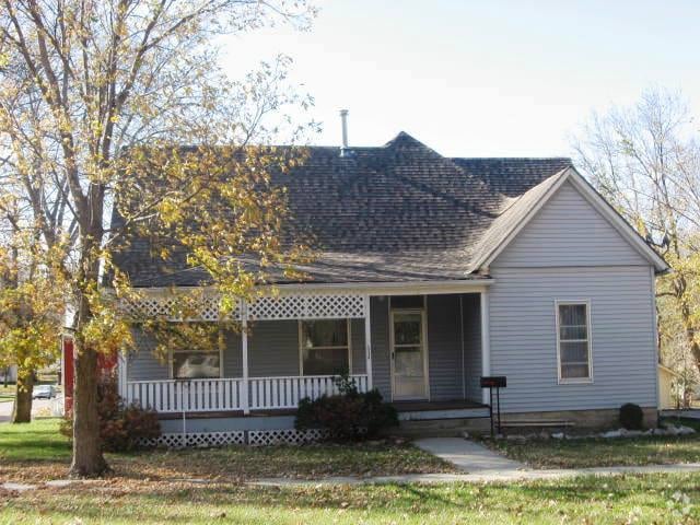 Building Photo - 634 S Poplar St