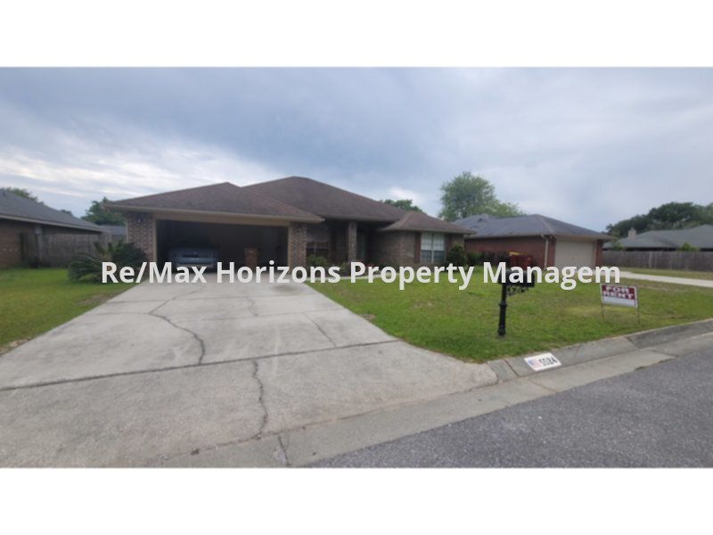 Foto principal - Great Pace Home in Twelve Oaks Plantation!