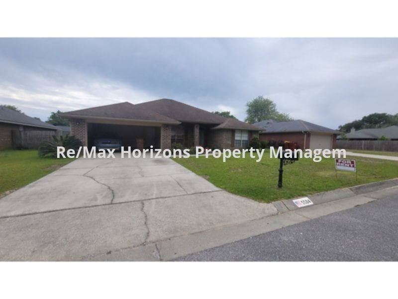 Primary Photo - Great Pace Home in Twelve Oaks Plantation!