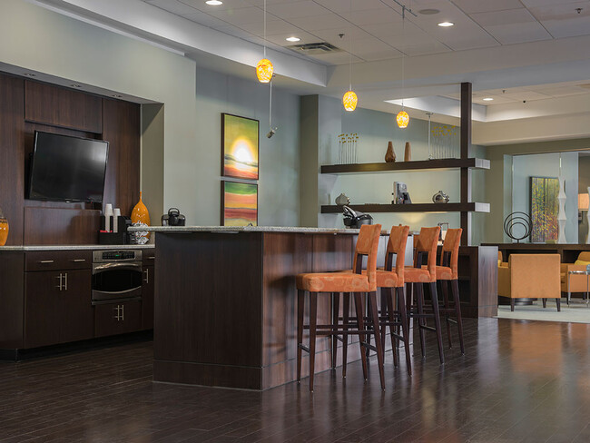 Resident Tavern at Crescent Centre luxury apartments in Downtown Louisville, Kentucky - Crescent Centre