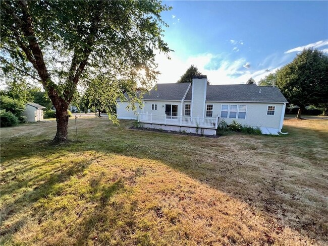 Building Photo - 65 Carriage Trl