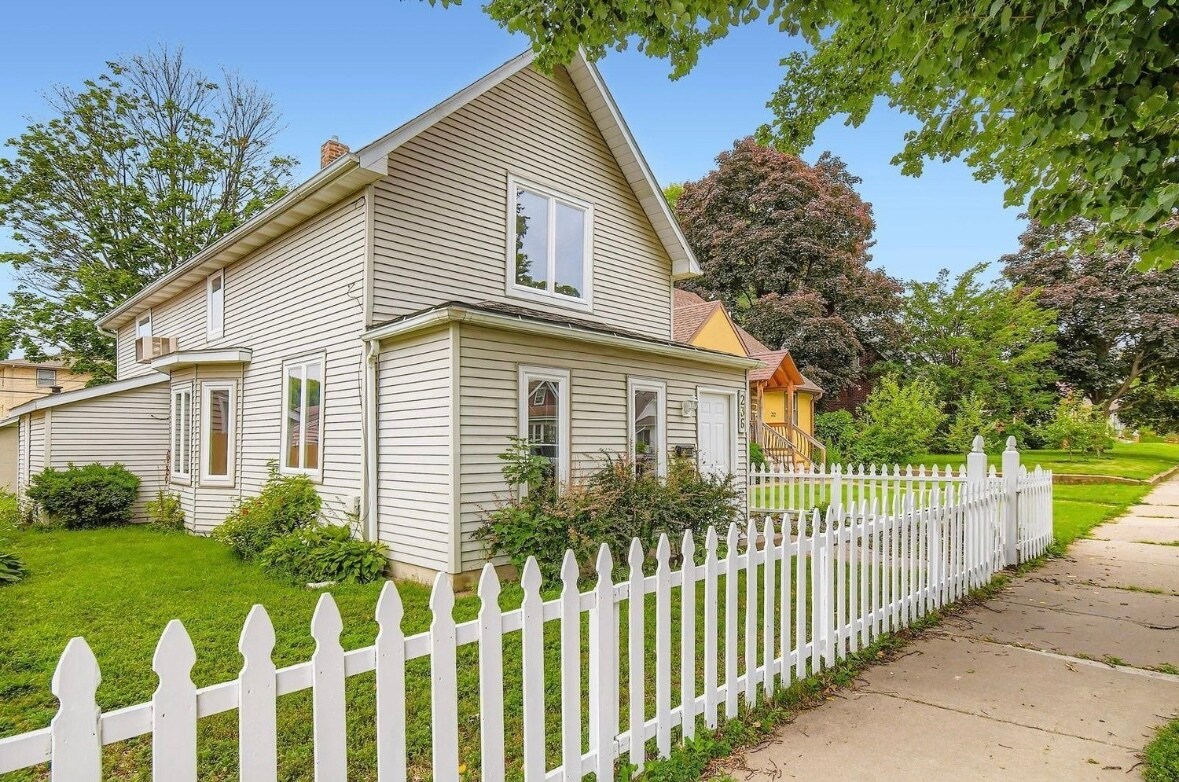 Foto principal - 236 11th Ave S