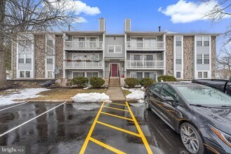 Building Photo - 151 Kenwood Dr