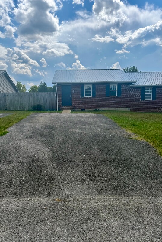 Building Photo - 104 Lauderdale Dr
