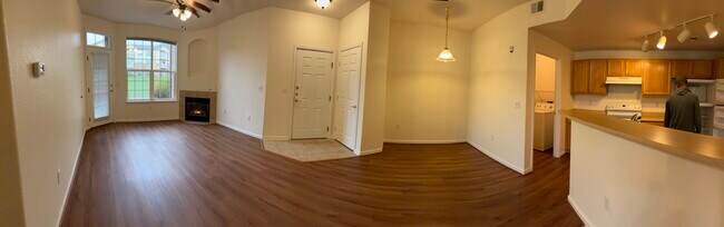 Building Photo - 5726 N Genoa Way