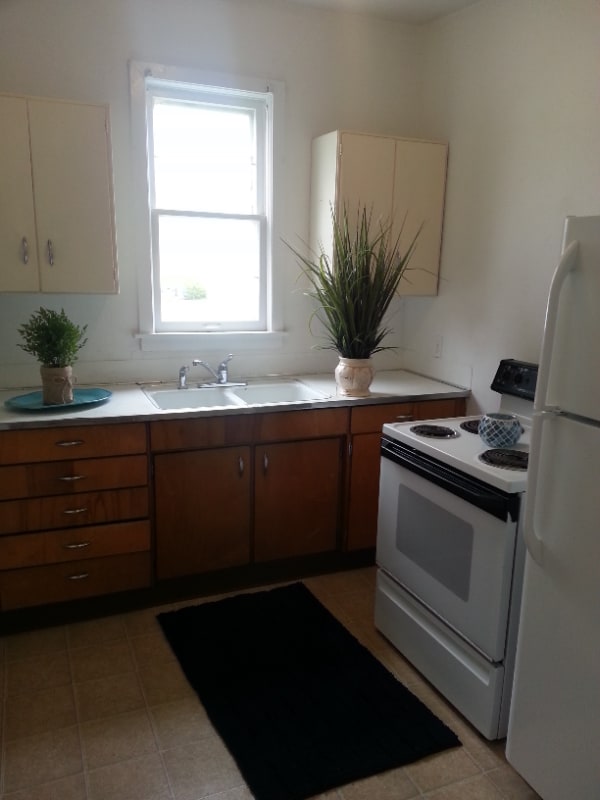 Building Photo - 458 3rd St NE